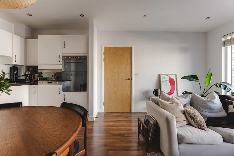 Flat London Lane in Greater London