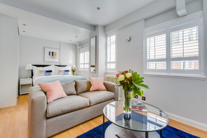 Flat Sloane Avenue in Greater London