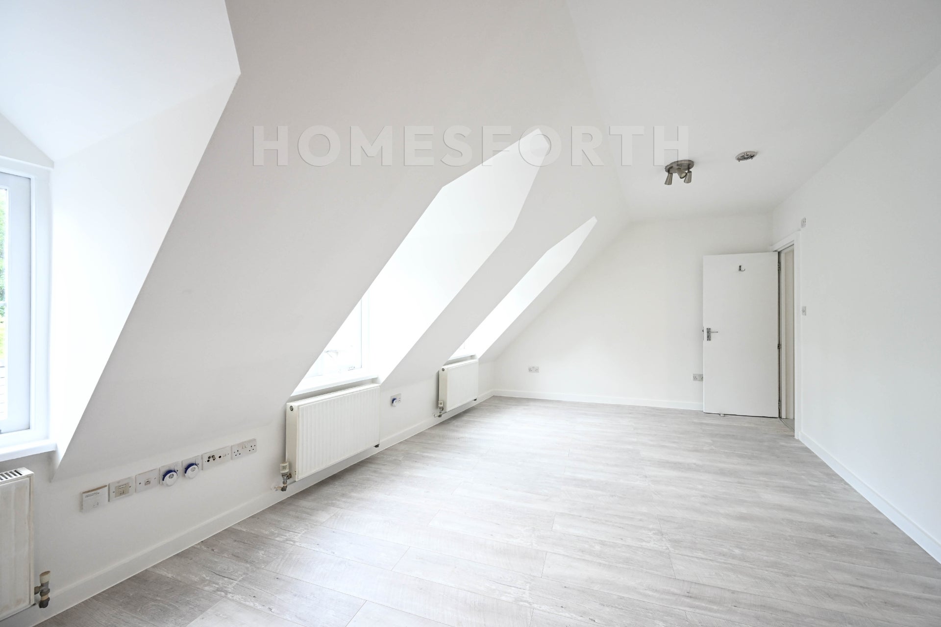 Flat Catford Hill in Greater London