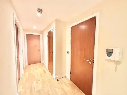 Room Oldham Road in Manchester