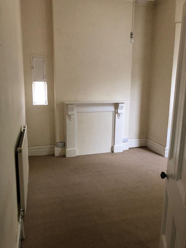 Room Cotham Gardens in Bristol