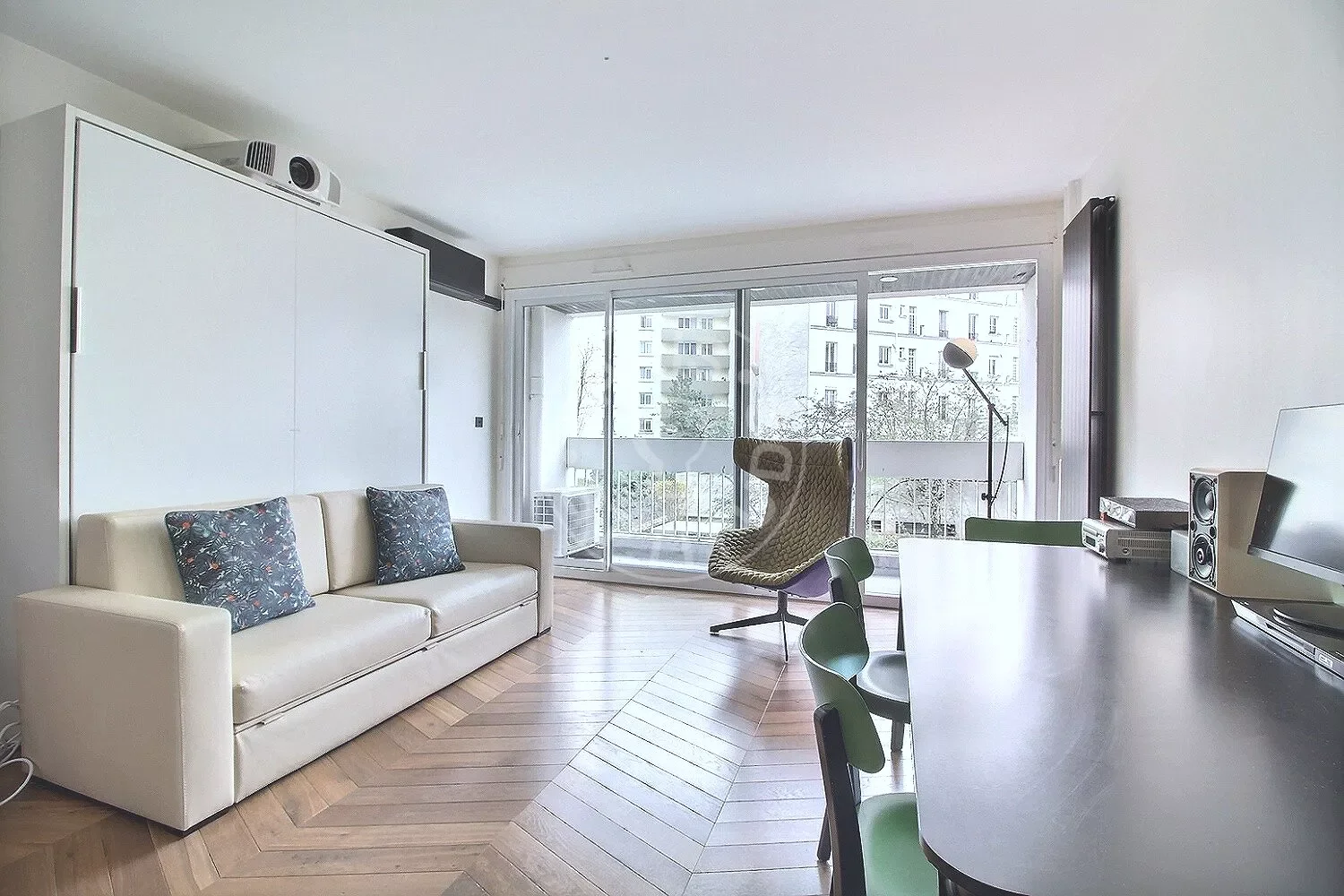 Appartement Avenue Claude Vellefaux à Paris