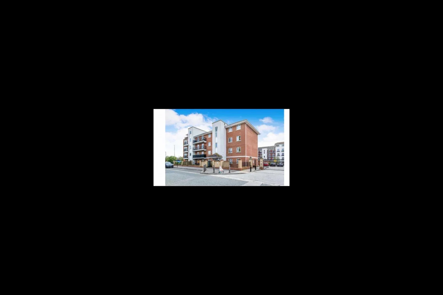 Flat Chantry Close in Greater London