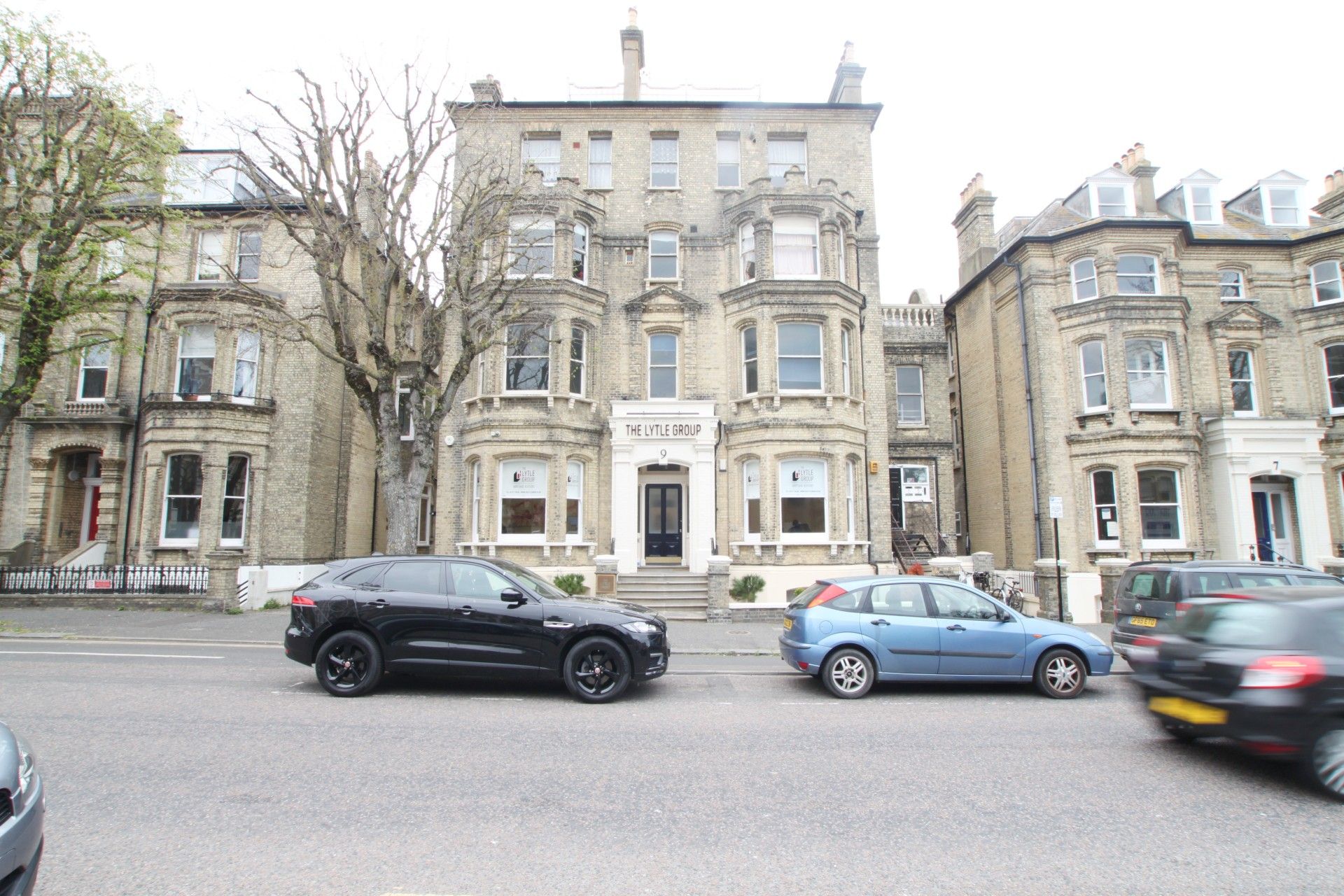 Flat Tisbury Road in Portslade by Sea