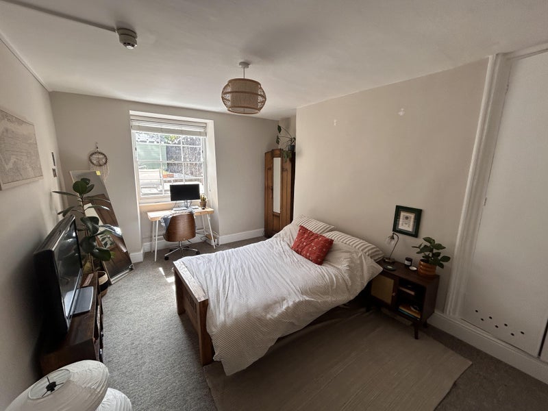 Room Kingsdown Parade in Bristol