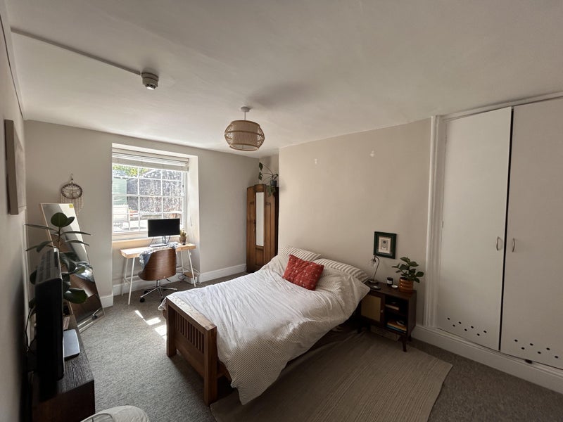 Room Kingsdown Parade in Bristol