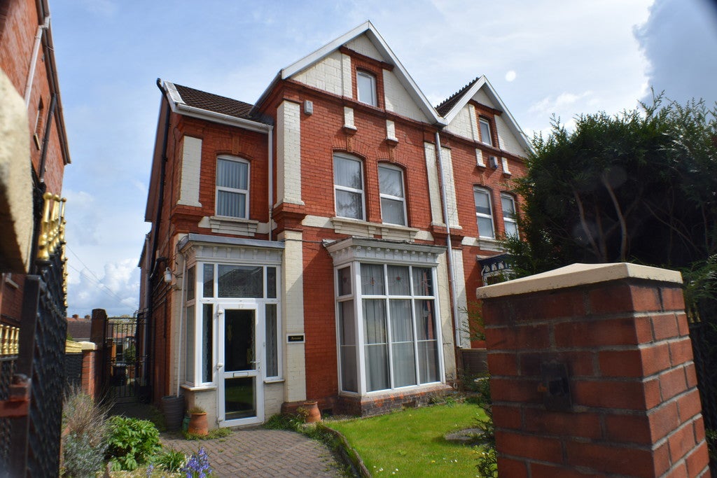Room Hamp Ward in Bridgwater