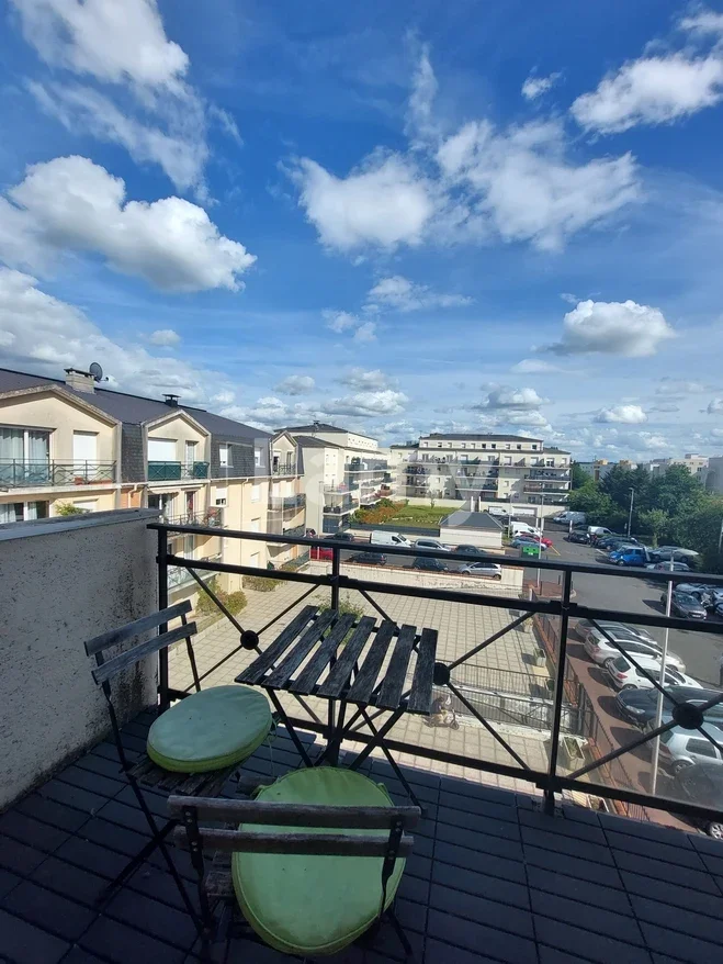 Appartement Rue des Frères Lumière à Évry-Courcouronnes