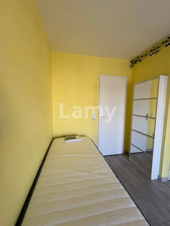 Appartement Rue des Frères Lumière à Évry-Courcouronnes