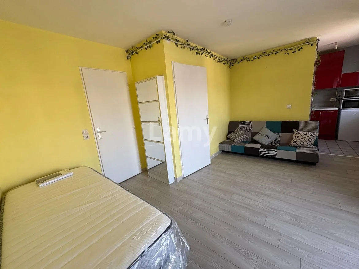 Appartement Rue des Frères Lumière à Évry-Courcouronnes