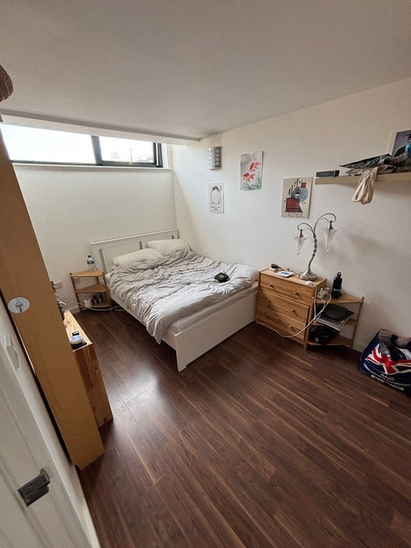 Flat Cowley Road in Greater London