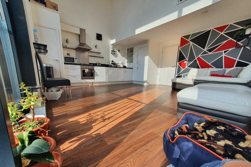 Flat Cowley Road in Greater London