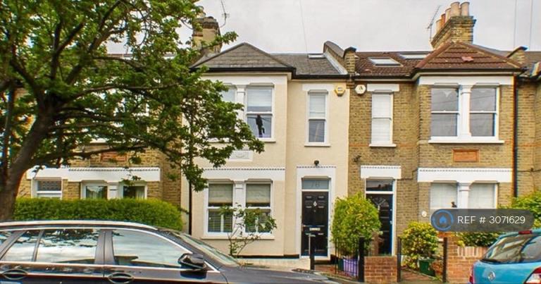 House Cecil Road in Greater London