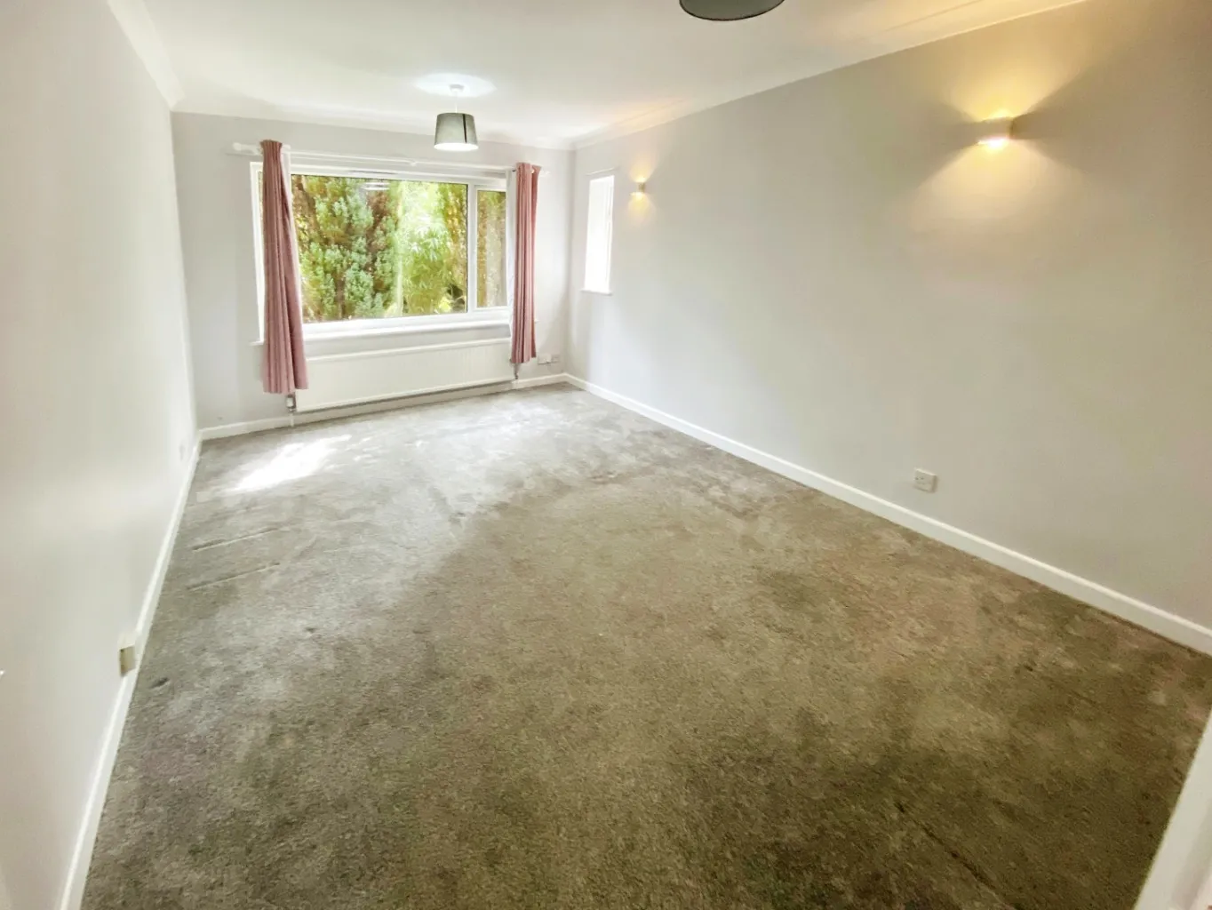 Flat Stirling Road in Bournemouth