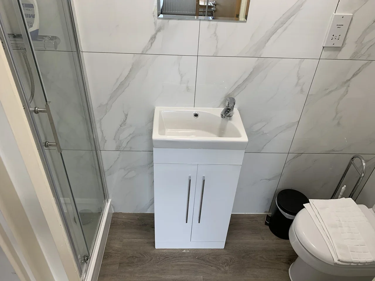 Room Clevely Close in Greater London