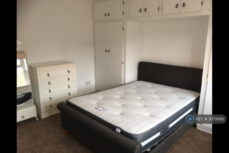 Room Elgin Close in Dudley