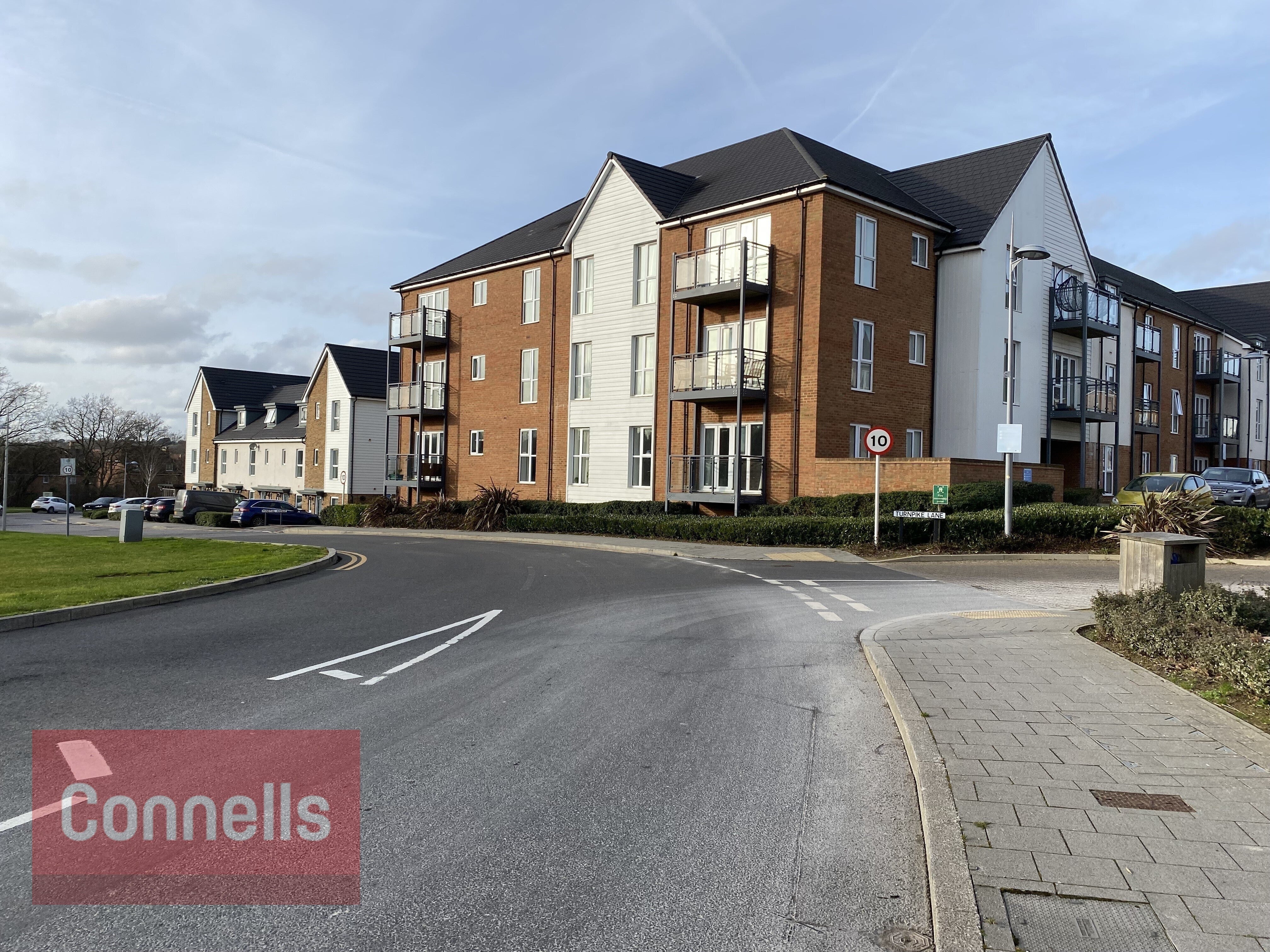 Flat Holmbush Mews in Horsham