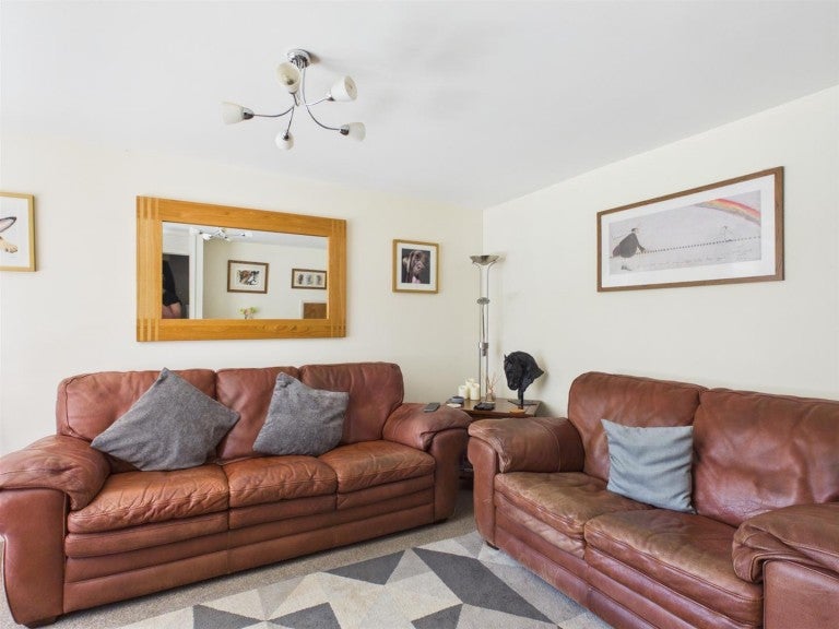 House Harrison Close in Harborough