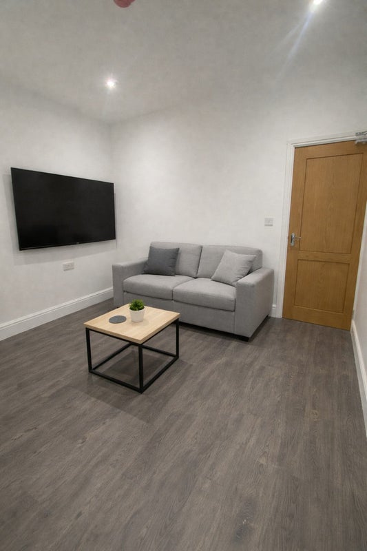 Room Albert Road in Wyre Forest