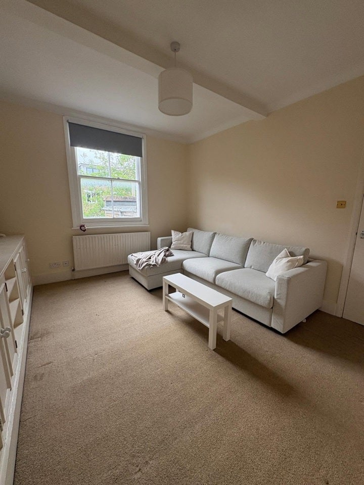 Room Hazlitt Road in Greater London