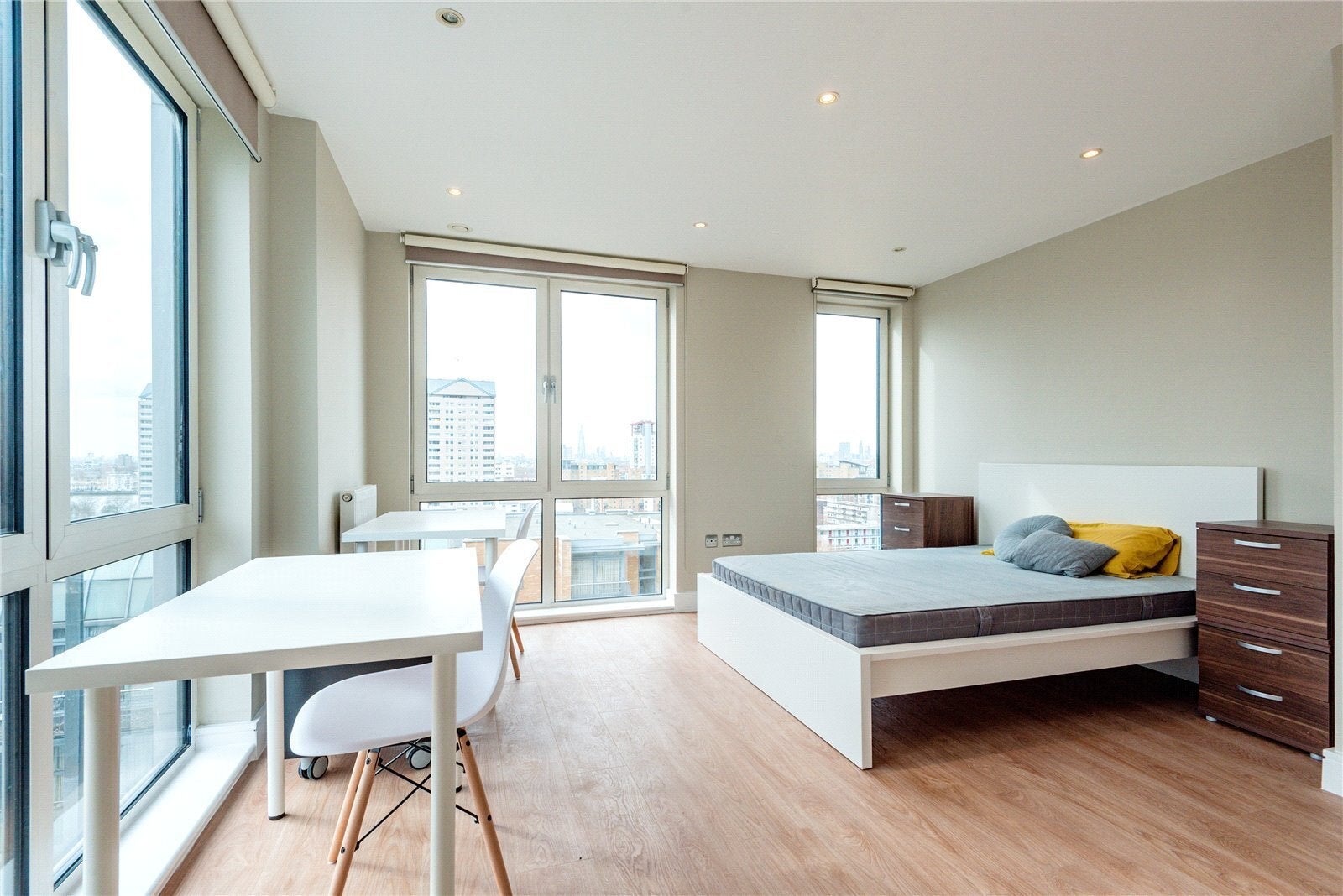 Flat Cassilis Road in Greater London