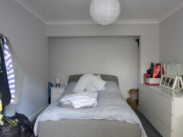 Flat Ewell Road in Greater London