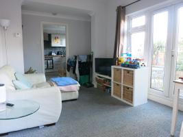 Flat Ewell Road in Greater London