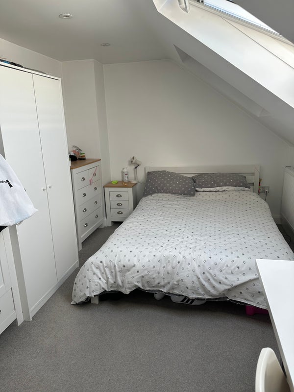 Room Leonard Place in Greater London