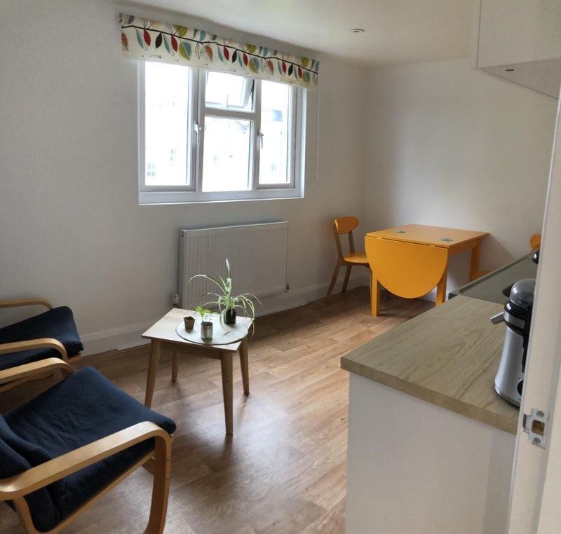 Room Leonard Place in Greater London
