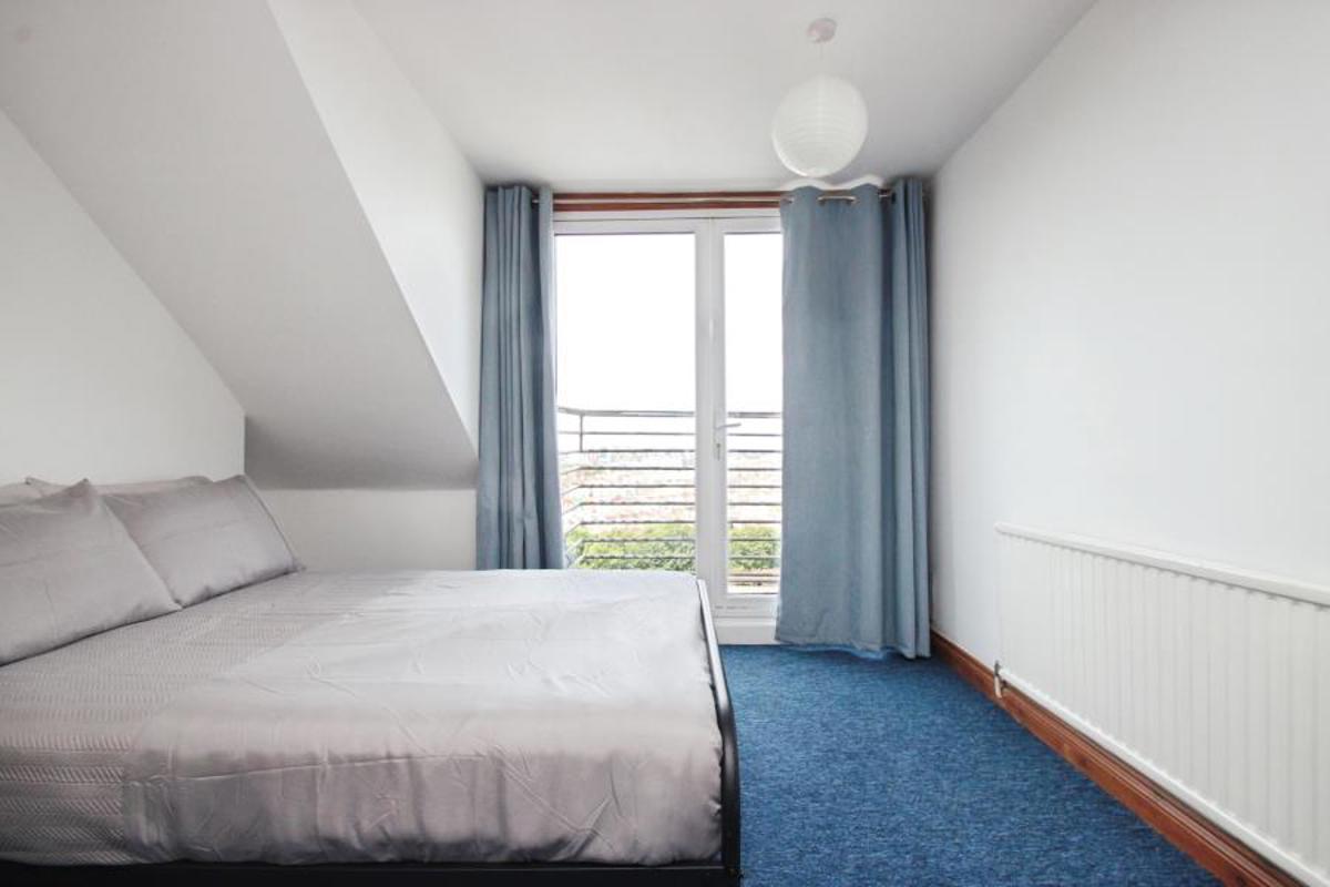 Flat Knowle Road in Bristol