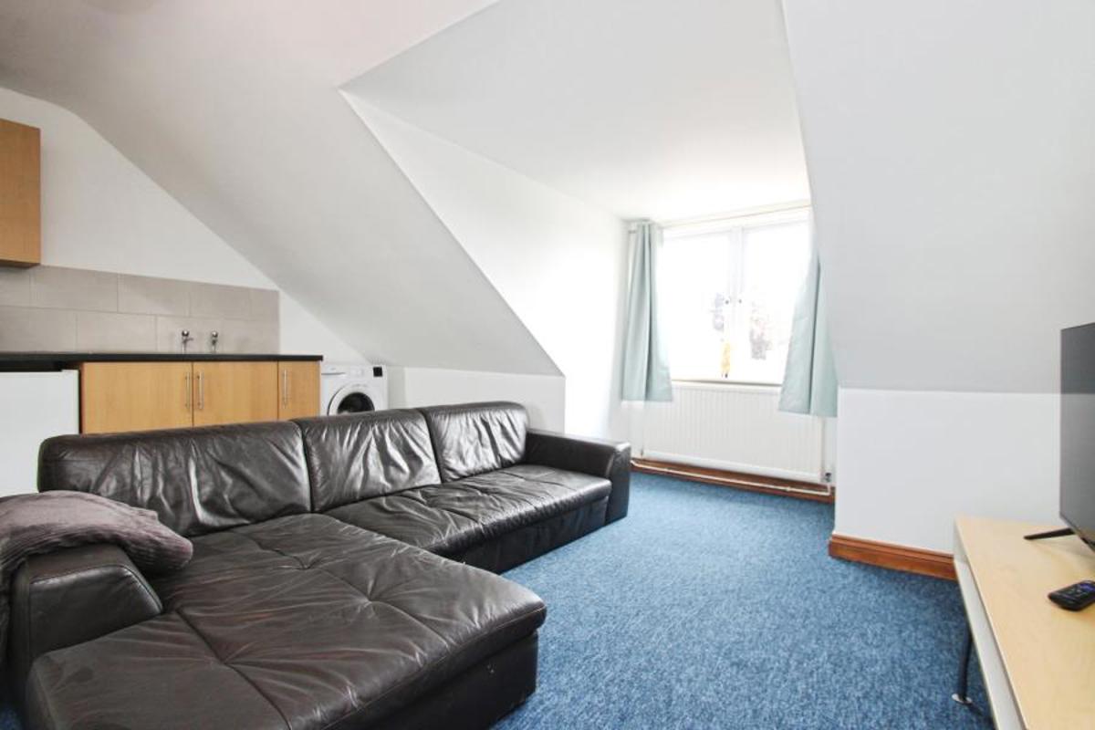 Flat Knowle Road in Bristol