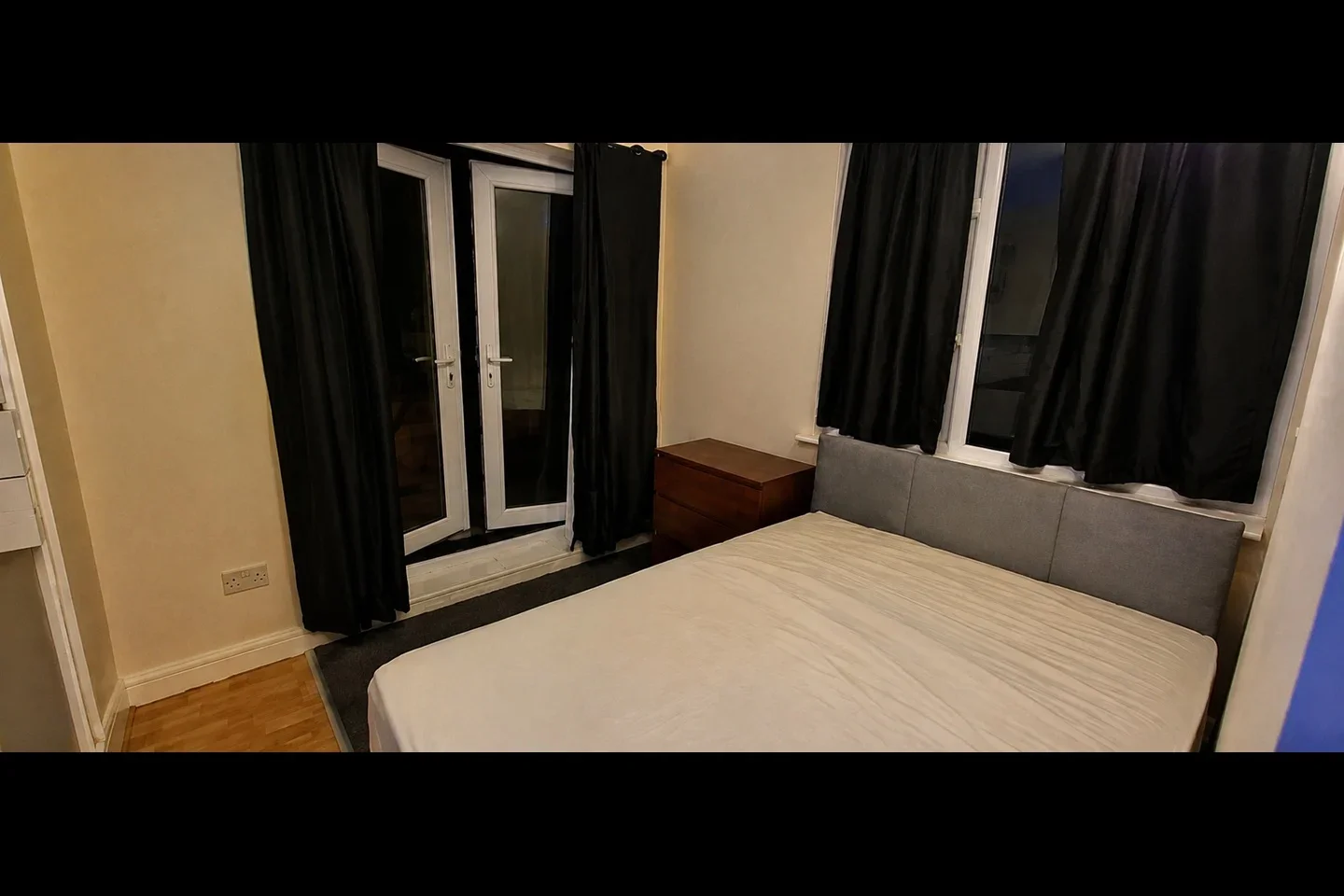 Flat Honiton Road in Greater London