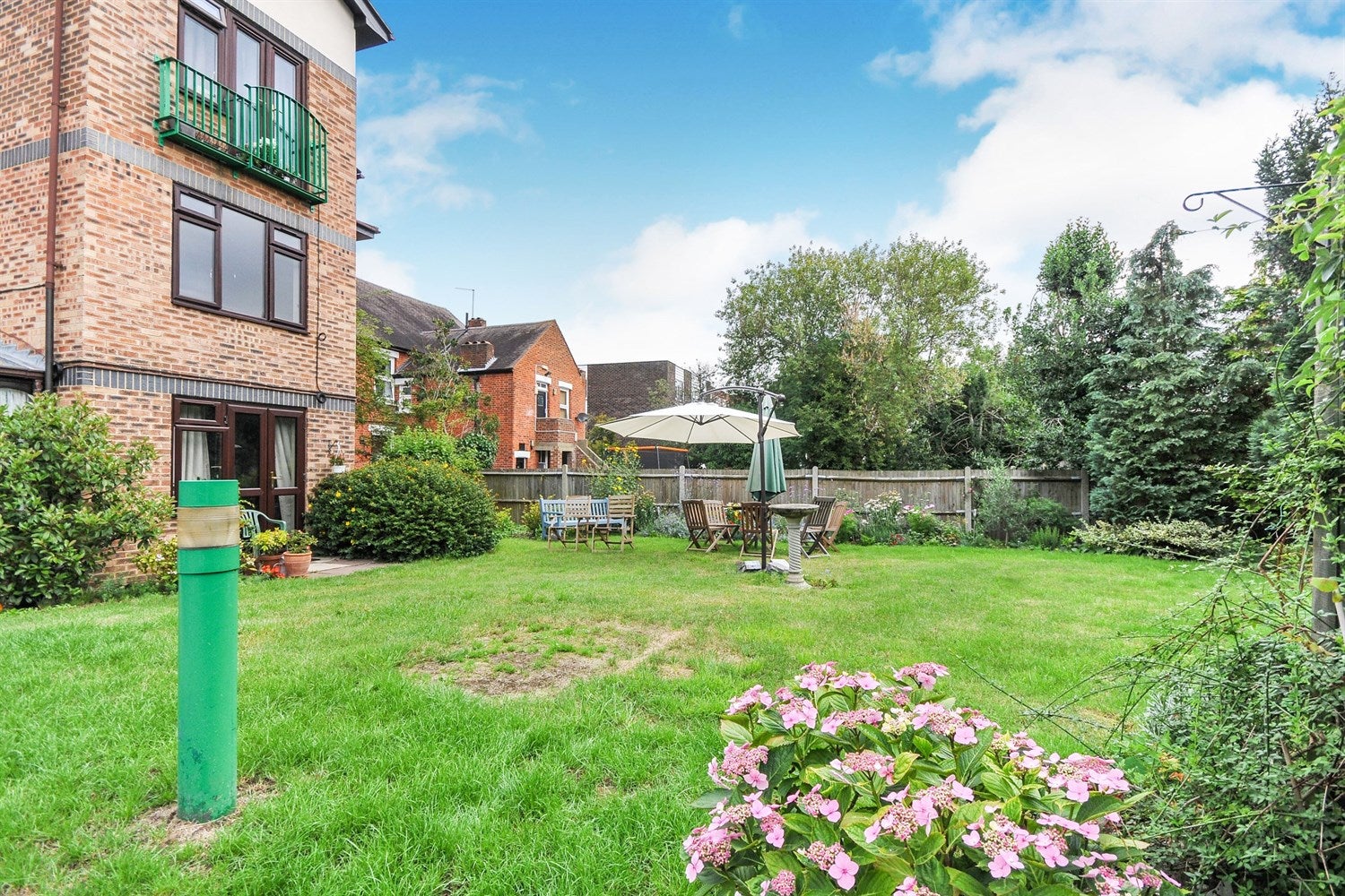 Flat Damon Close in Greater London