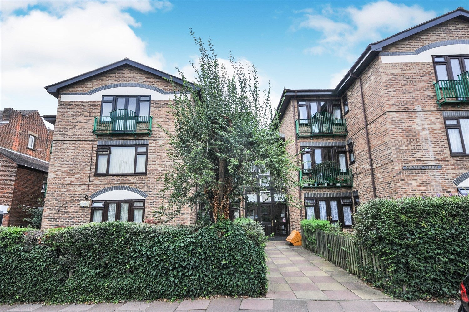 Flat Damon Close in Greater London