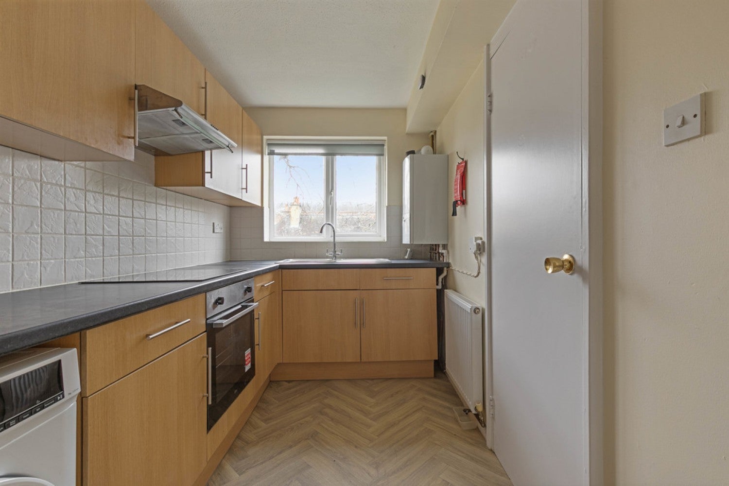 Room Beachborough Road in Greater London