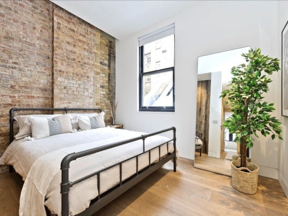 Flat Great Titchfield Street in City of Westminster