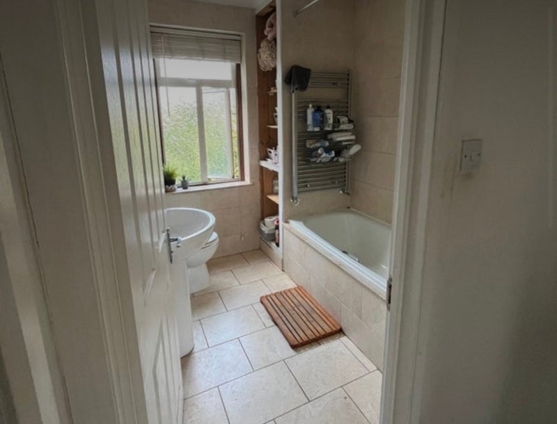 Room Graveney Road in Greater London