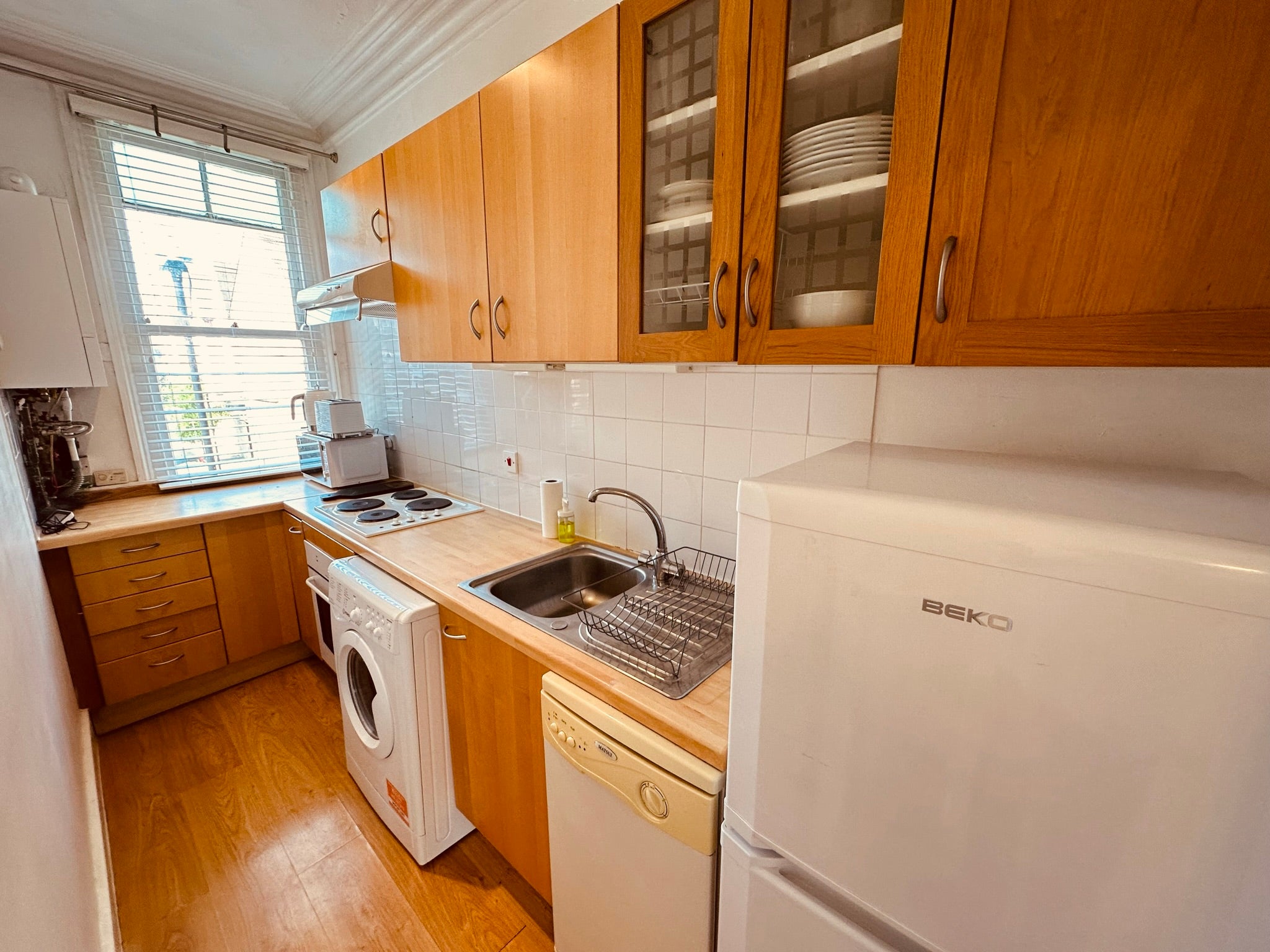 Flat Fairbridge Road in Greater London