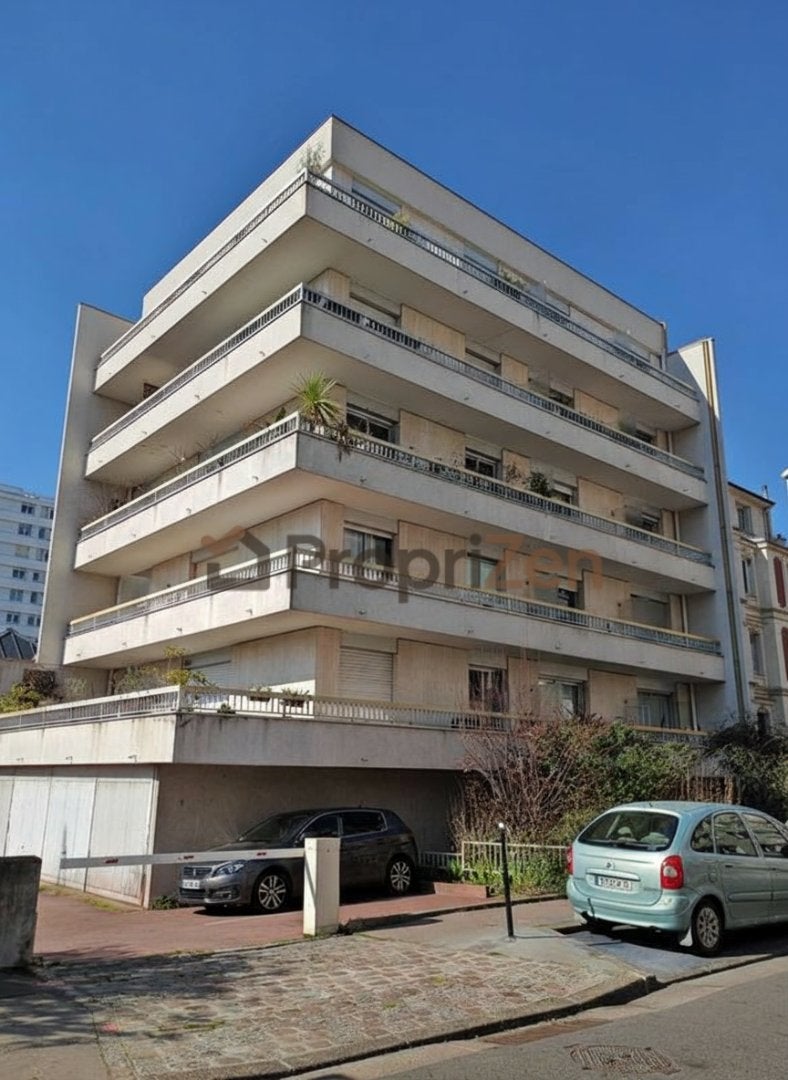 Flat Rue Baudin in Courbevoie