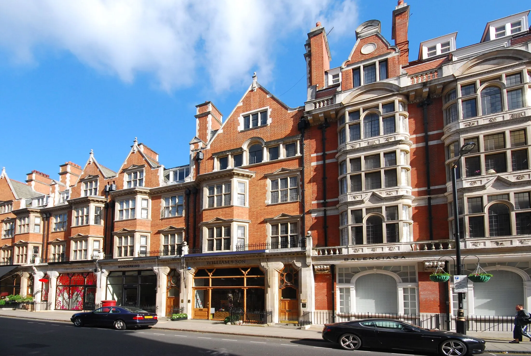Flat Mount Street in City of Westminster