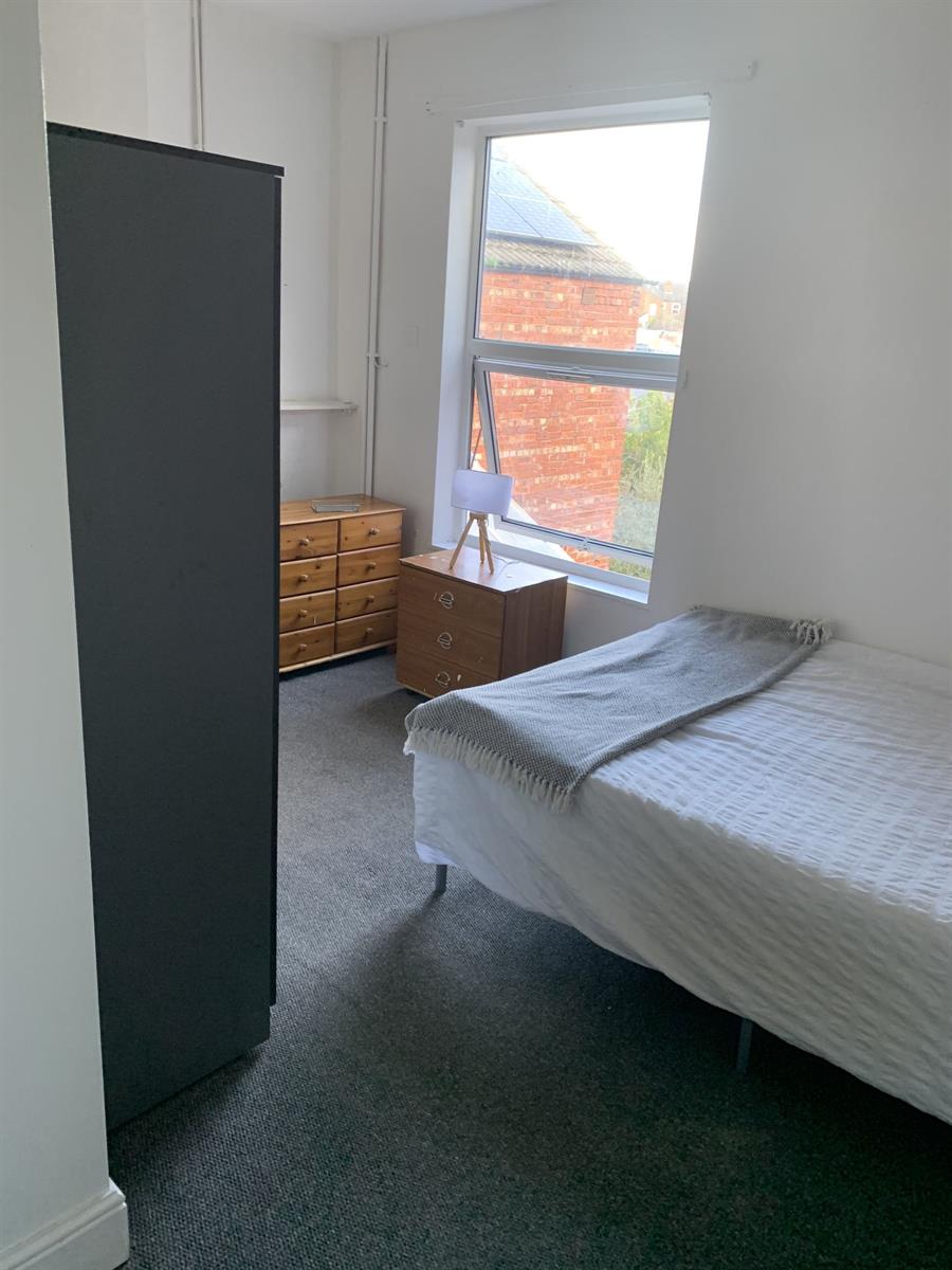 Room Harlaxton Road in South Kesteven
