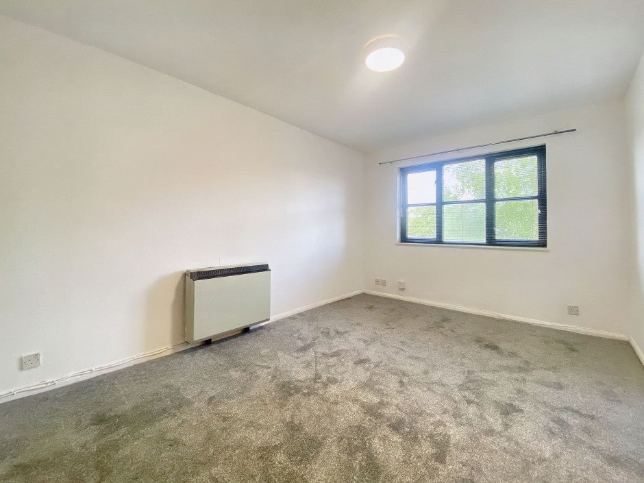Flat Waterside in Greater London