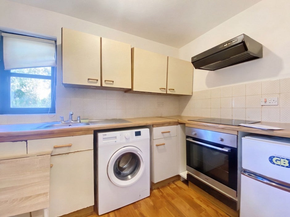 Flat Waterside in Greater London