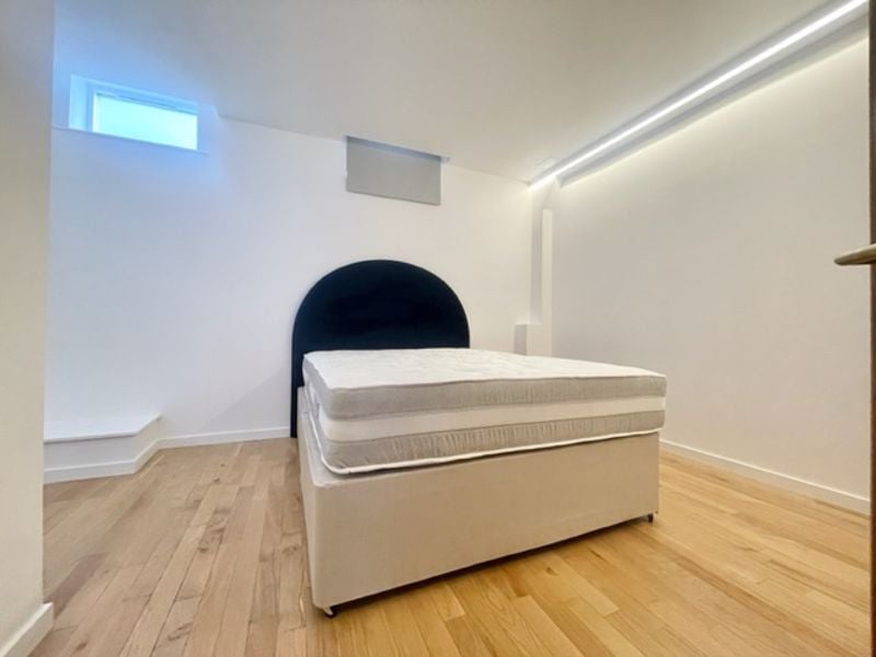 Flat Tanners Hill in Greater London