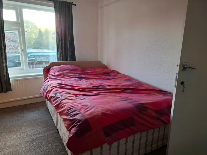 Room Weld Road in Manchester