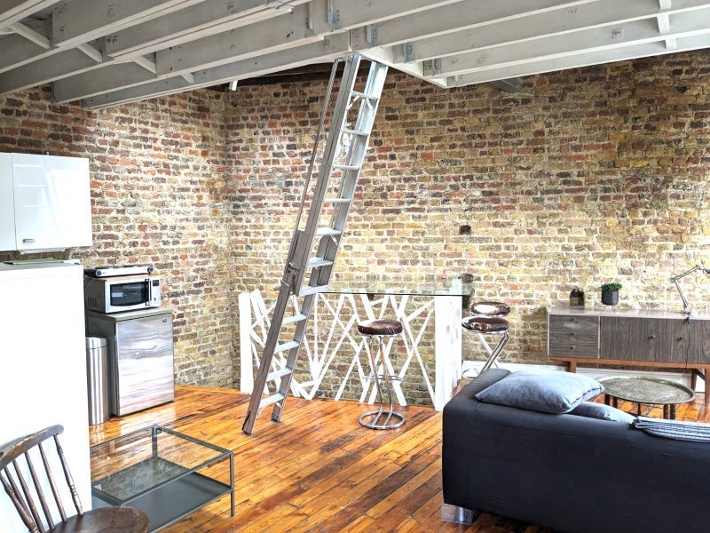 Flat Clerkenwell Green in Greater London
