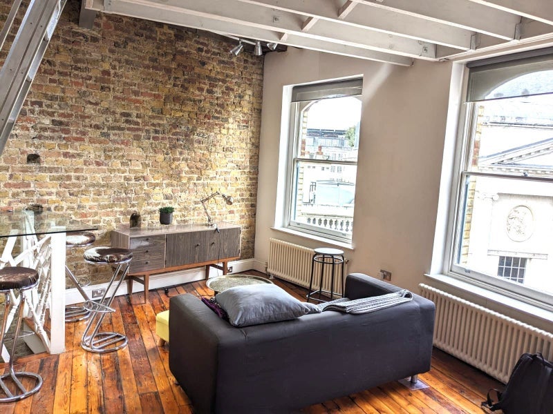Flat Clerkenwell Green in Greater London