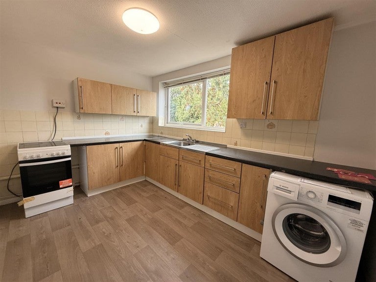 Flat Bankside Close in Coventry