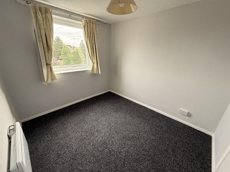 Flat Bankside Close in Coventry