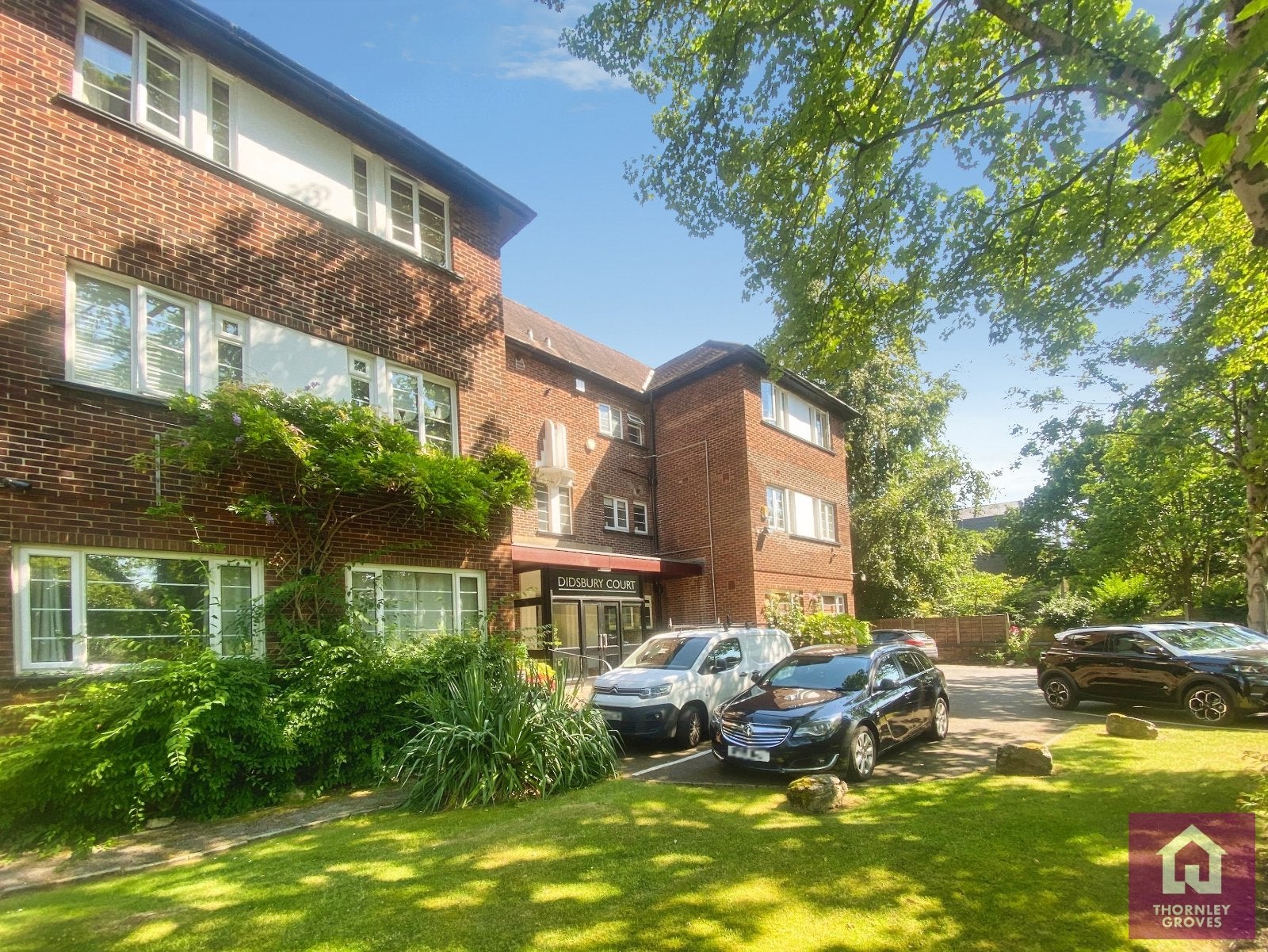 Flat Wilmslow Road in Manchester